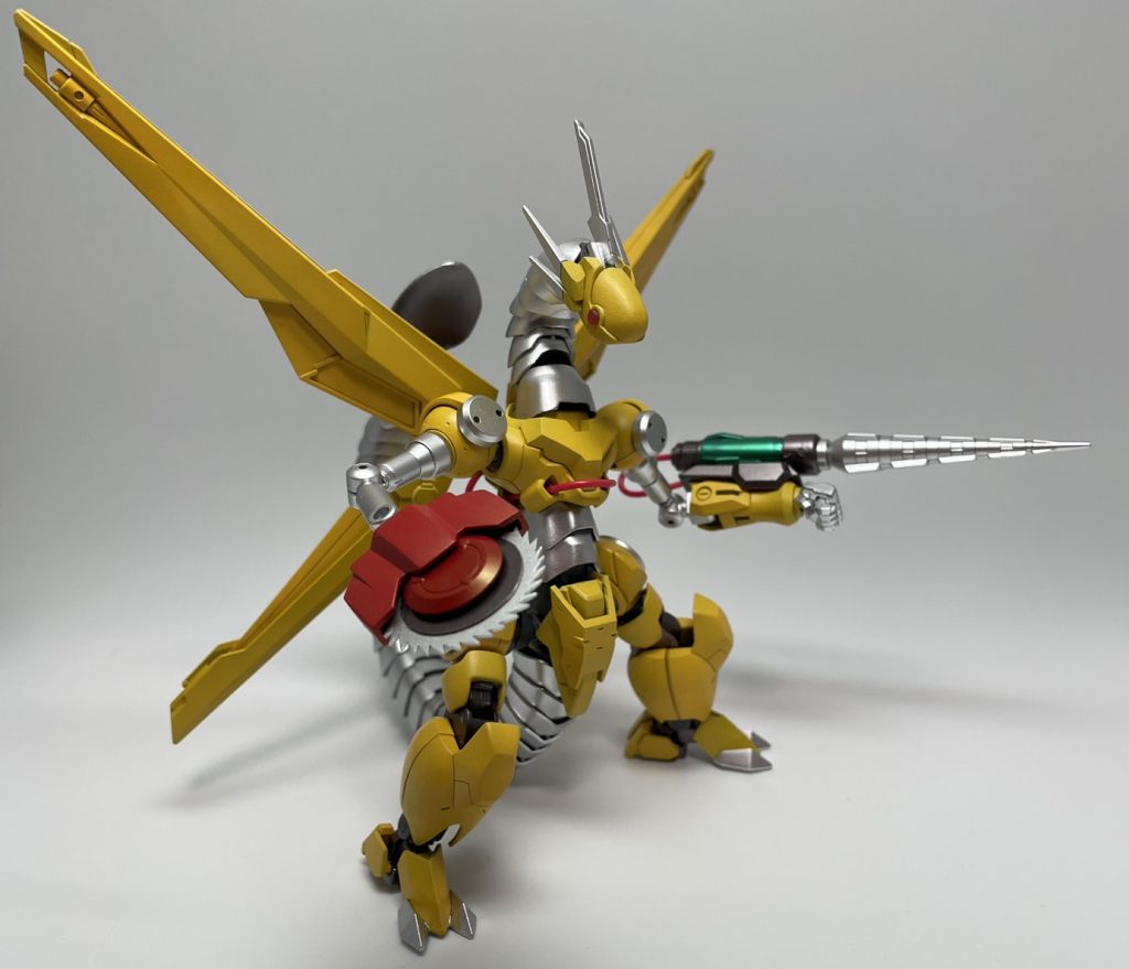 左手はドライバーの先端をドリルに差し替え、右手はショベルとカッターを丸々取り替えます。こちらもパワーツールらしくていいですよね！ちなみに今回、初めてガンダムマーカーエアブラシシステムによる全塗装に挑戦しました。使用したガンダムマーカーは以下の通りです。ガンダムイエローガンダムブルーガンダムレッドシャインシルバールミナスメタグリーンヘビーガンメタリックガンダムマーカーのメタリック色は本当に綺麗に輝いてくれます！