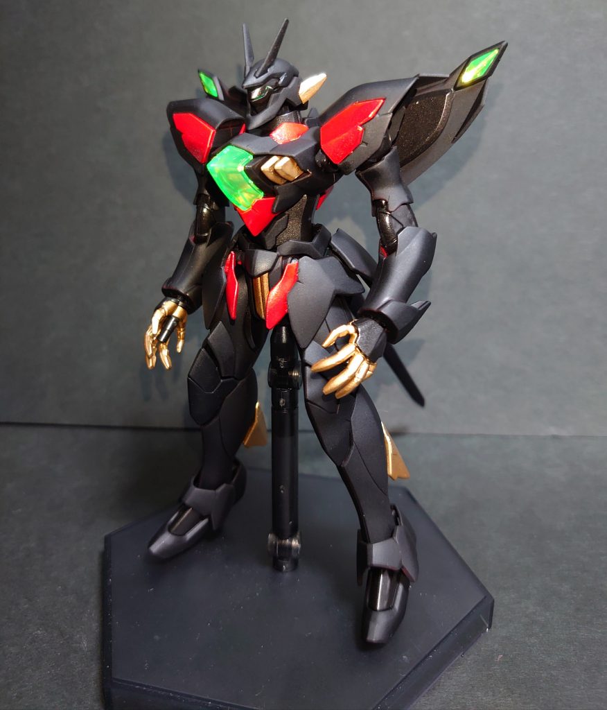 前回のダークハウンドからかなり間が空いてしまいましたが、Memory of Edenに続編があったら・・という妄想で展開している、I.O.Eナンバーの２機目になります。カラーリングはジルスベインの黒と黄色ではなく、ビシディアン仕様ということでダークハウンドと同じ黒と赤にしてみました。つまりゼダスRカラーです。