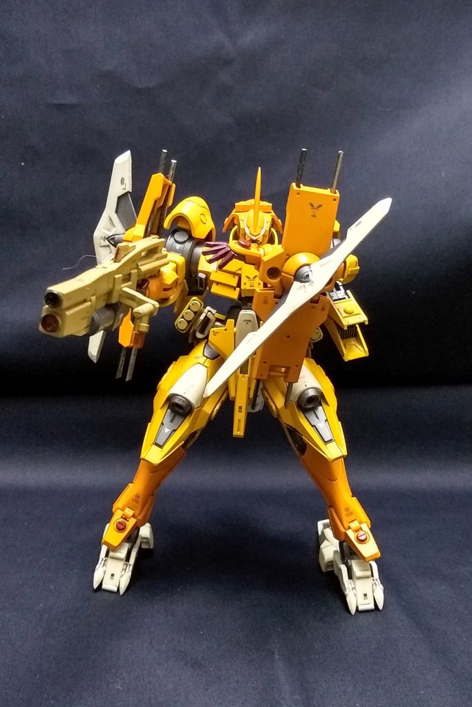 GNフィールドやナノラミネートアーマー使われたら、GBNでは接近・打撃戦が有効と言う事で、シールドに内装したブレードで殴る!シールドには着脱可能なビームサーベルも内装しました。シールドにはディフェンスロッドを追加、接近戦に持ち込むまで確実に受け切る感じです。ブレードはロードバイクのスポーク、自分が使った物は信頼できるよね。ネオジム磁石で保持できるので何かと便利な素材です。