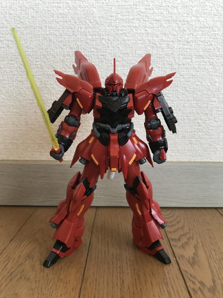 まずはビームサーベルを持った状態