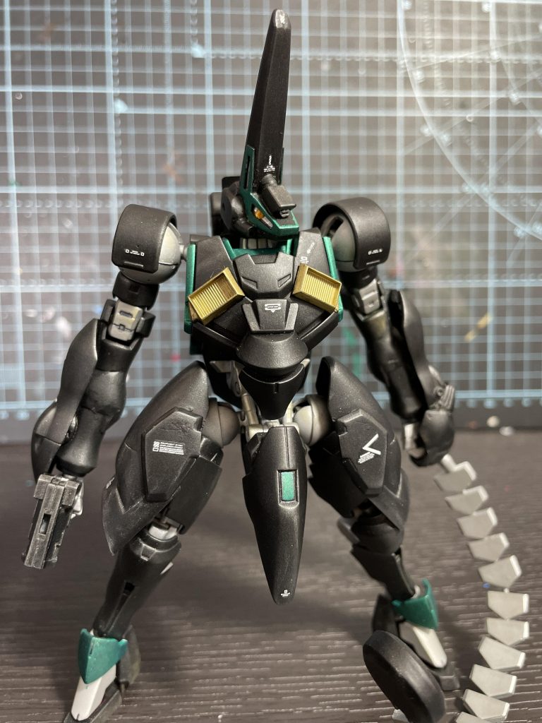 ミキシングで本来ならノーマルのクァバーゼを作る予定でしたが都合により、鋼鉄の7人❔だったかに出てくる量産型クァバーゼギリ機になりました。