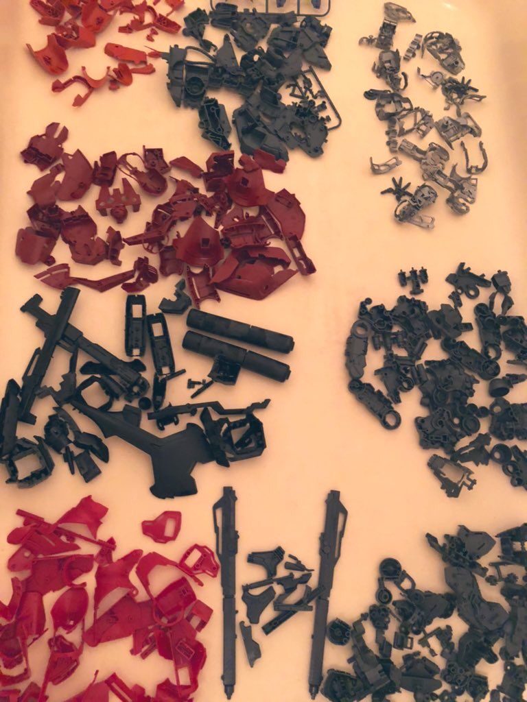 パーツの切り出し 3時間結構な量ありますね