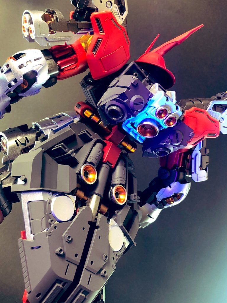 蛍光クリアのテスト青白く光ってます