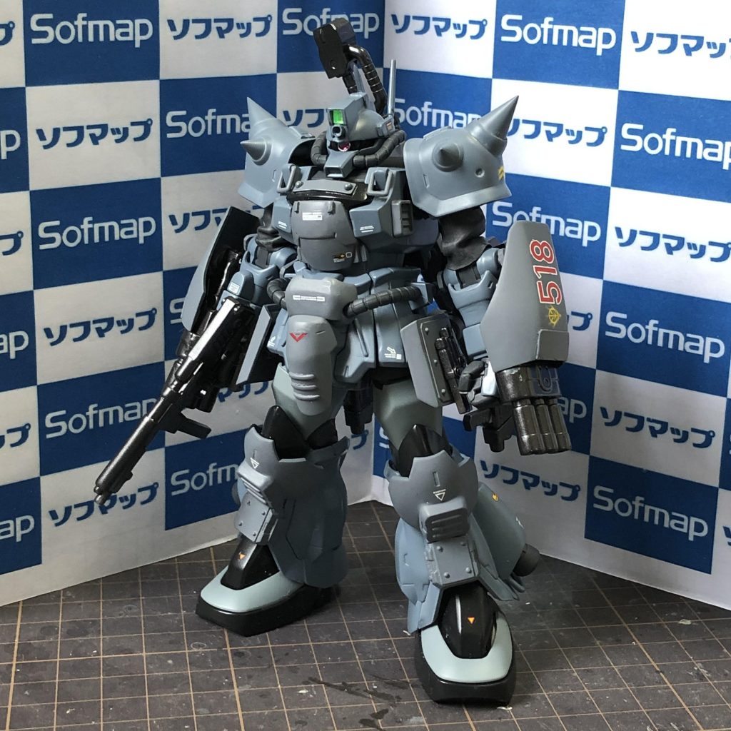 基本塗装、デカールを貼った後。