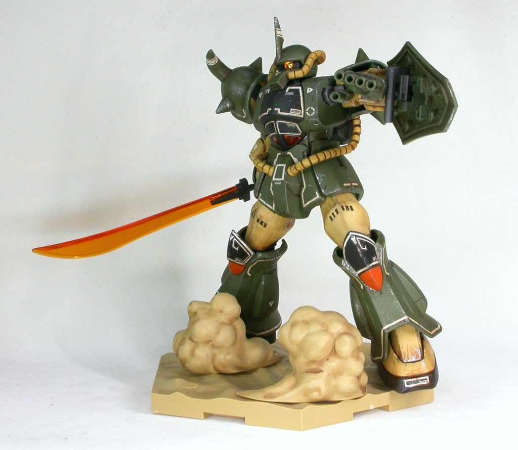 アクションポーズ。合うんじゃないかと思ってゲットした砂漠ベースが楽しい。