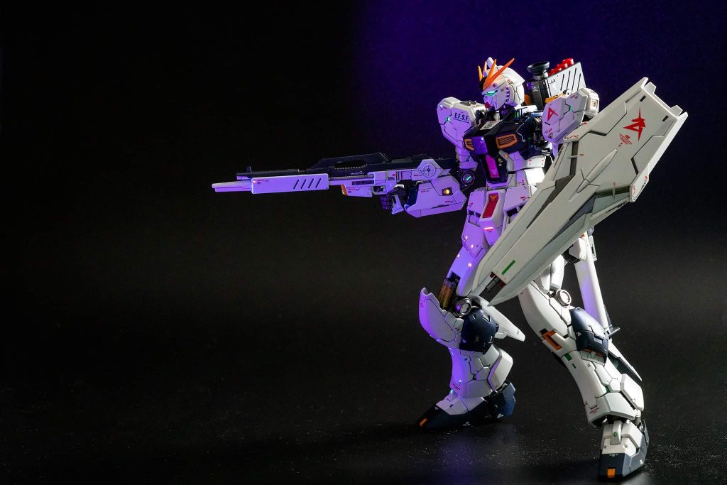 ツインアイ他各種センサーは蛍光クリア各色+裏地はラピーテープです。