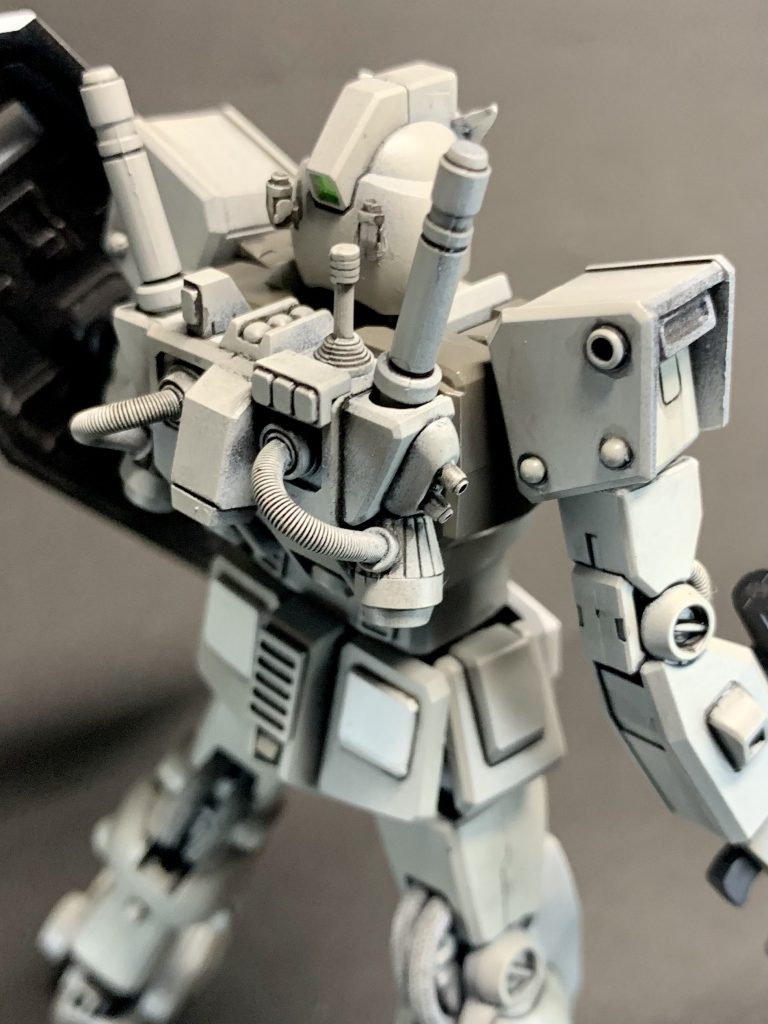 センサーやパイプも盛りだくさんですね。