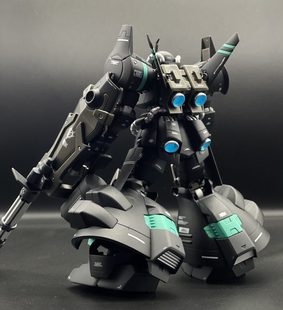 バックショット。バーニア内部はブラックライト当てて蛍光塗料光らせてます。