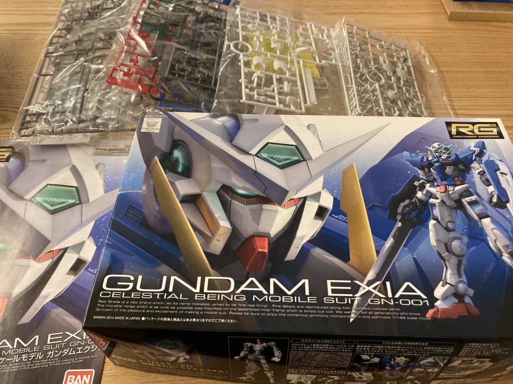 箱開けた瞬間、ランナー数に絶望しました。直近がミニランナー3〜4個の旧キットばかりやってたのもあり。。よくぞ作りきった!