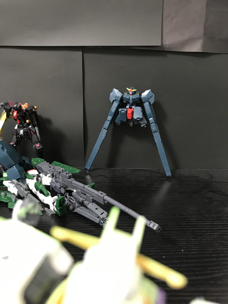 デュナメス「のぁ!」ウーアオー「いや、そっちかい!」