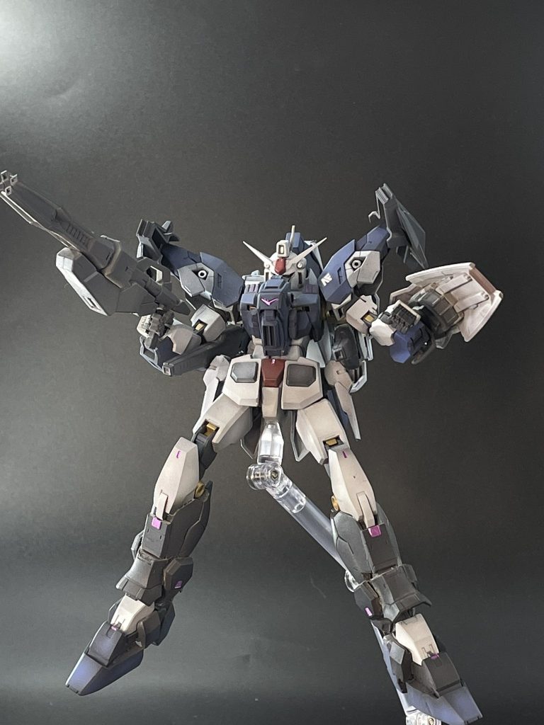 フルバーストもできます大型スラスターと肩シールドは割とすぐに破棄されます(悲しみ)