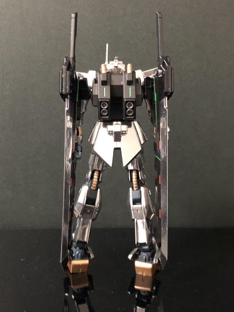 バインダーはそのままだと肩アーマーと干渉してしまうのでジョイント部分を延長しました