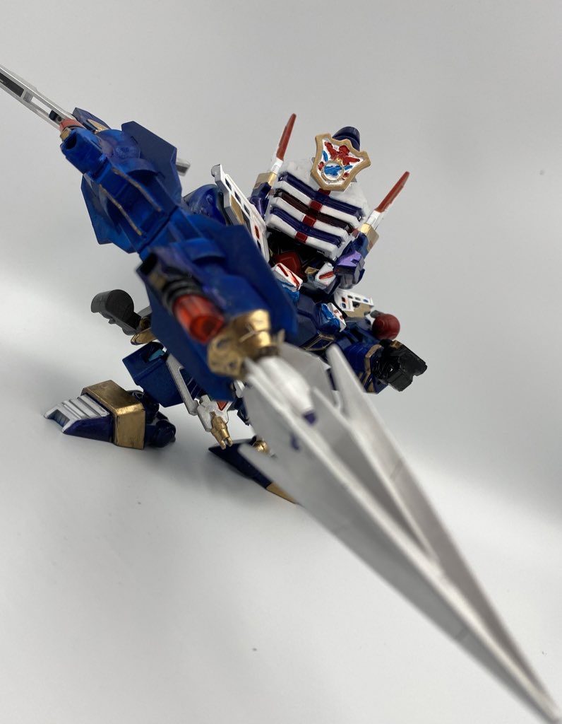 武器としてサタニクスユニットを使っています。
