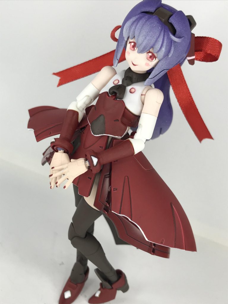 初夏の花として思い浮かんだのが薔薇でした。全体をイメージせず、組みながらその場その場でテキトーに塗装したので、薔薇っぽさはあまり出ませんでした（汗）でも、めちゃかわいい！(^^)