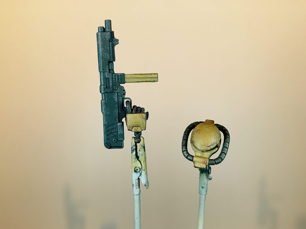 失ったパーツは余剰パーツで補いつつ塗装しました。