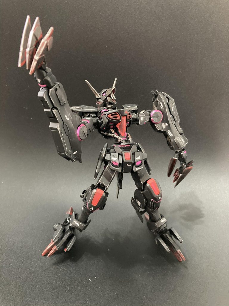 ガンダムらしからぬ風貌…