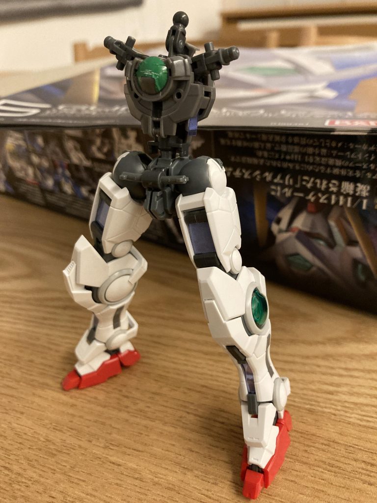 下半身からコツコツと。何よりも慣れないデカールワークきつかった。。修行が足りません…