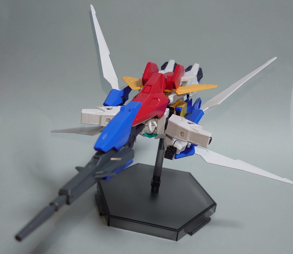 製作過程③変形状態です。以下パーツ構成と配色パーツ構成(コアガンダムⅡは省略)【頭部】ジュピターヴガンダム【胴体】ジュピターヴガンダム【椀部】ジュピターヴガンダム、ガンダムAGE-2ノーマル、30mmアルト用アーマー(に付属のシールド用ジョイント×2)【脚部】ジュピターヴガンダム、ガンダムAGE-2ノーマル【ハイパードッズライフルA3】ガンダムAGE-2ノーマル・・という感じに、ほぼユーラヴェン、ジュピターヴ、AGE-2ノーマルのサンコイチです。配色【青部分】クレオス:インディブルー【グレー部分】クレオス:MSファントムグレー【センサー等:赤部分】クレオス:GXメタルレッド【センサー等:緑部分】クレオス:GXメタルグリーン【頭部 黒部分】クレオス:GXメタルブラック【頭部バルカン】クレオス:シャインシルバー【関節等金部分】クレオス:GXレッドゴールドいかがだったでしょうか。前回のマーズフォーガンダムA.Gから、かなり間が空いてしまいましたがガンダムAGE好きなりのコアガンダムⅡ専用アーマーを制作してみました。上に少し出てきた魔中年が乗ってそうな機体や他のアーマーも随時アップしていこうかと思いますので、よろしければまた遊びに来てくださいね。それでは 最後まで閲覧ありがとうございました!