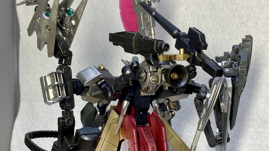 エイハブリアクターにもスラスターを配置。