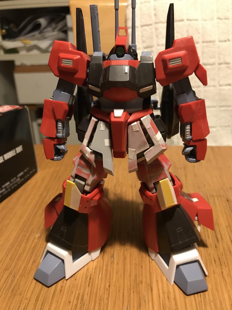 塗装前の状態です。塗装は、黒はサフのスプレーそのまま。赤、グレー、白はシタデル筆塗り、シルバーはガンダムマーカーと4アーティストマーカーをガンダムマーカーエアブラシで吹いてます。