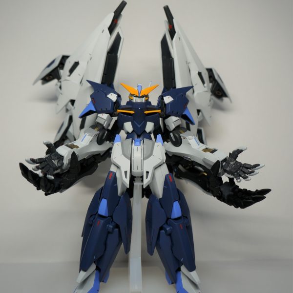 ガンダム トリニタス