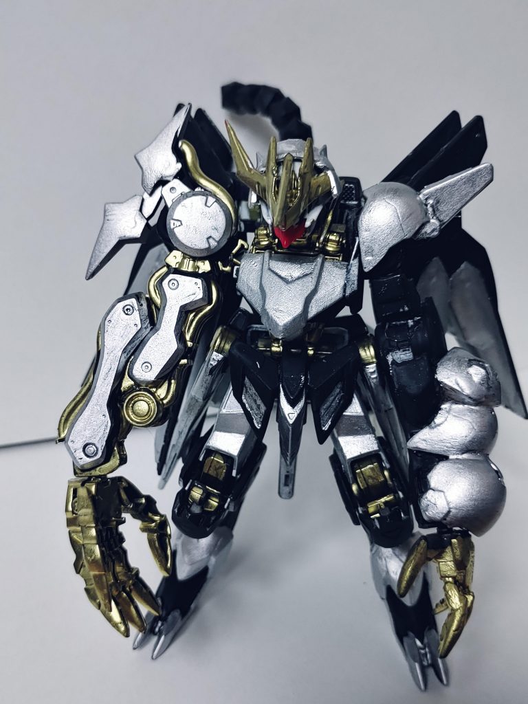 3作品目のこの機体は一番時間がかかっただけに個人的には満足してます(^_^)やっぱり元のバルバトスはカッコいいですね。次は今のあまりパーツで一つ仕上げたいと思います。ではでは。また(^_^)／ここまで読んで下さってありがとうございました(￣▽￣)