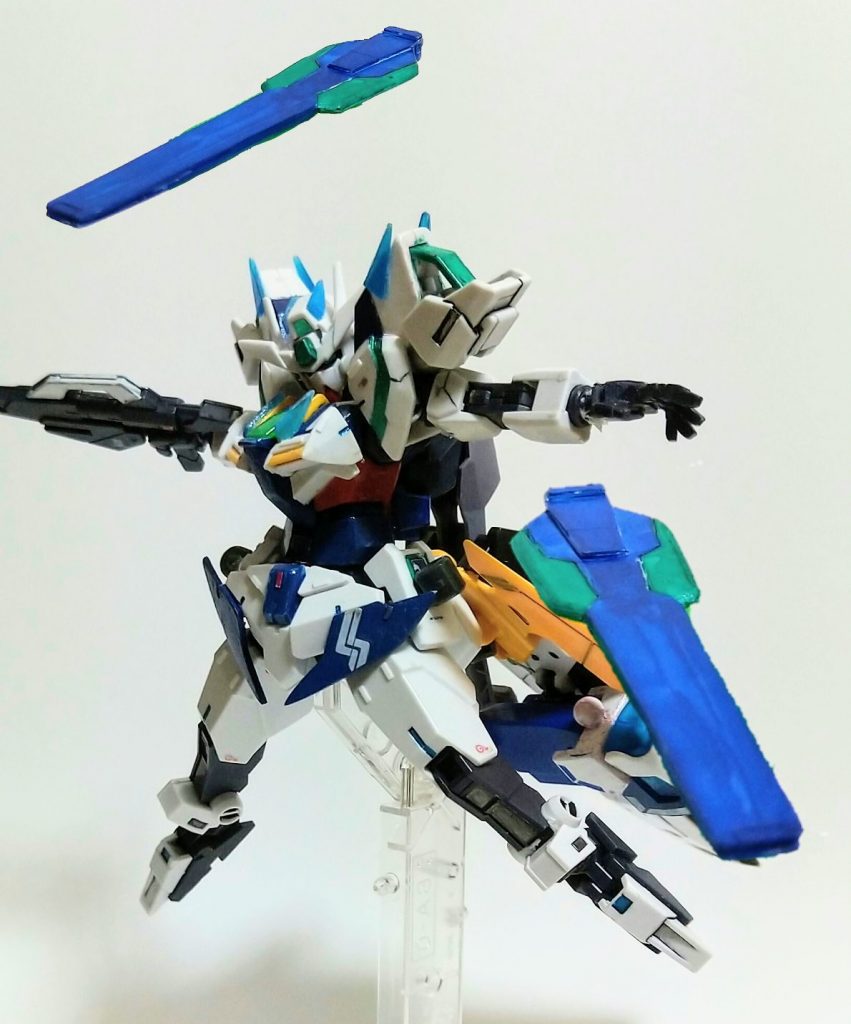 武器4 GNフィンファングプラ板で自作しました。(画像は加工して浮かせています。)