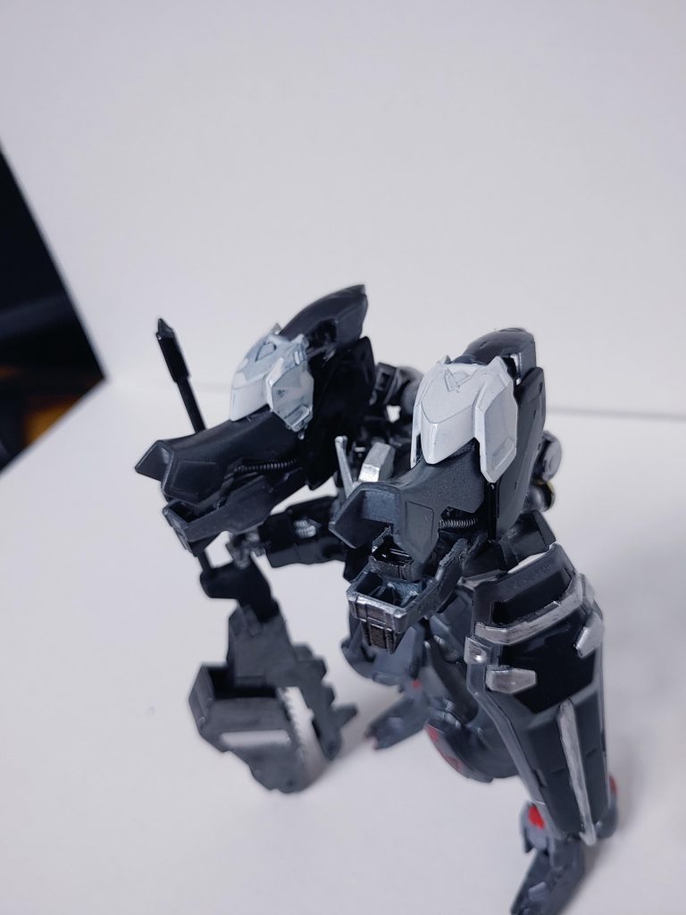 バックパックはバルバトスルプスレクスの脚部から作りました。まあ、竜の頭に見えなくもないかなw