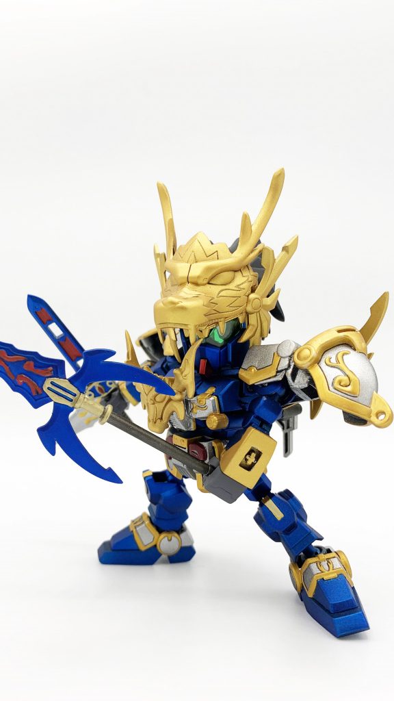 暴走形態塗装と自作アイシールの都合上、回転ギミックがうまく作動せず赤目になりません・・・。この形態への変形も塗装剥げが発生するので封印したい・・・。