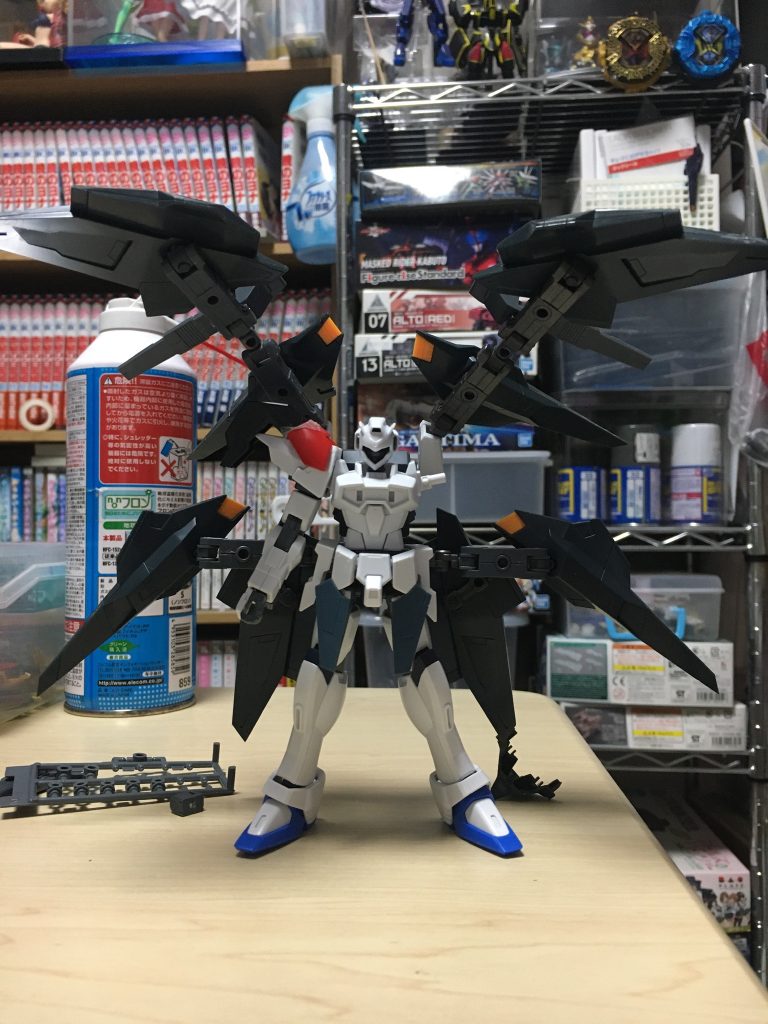 始めは大きい翼を着ける予定でした