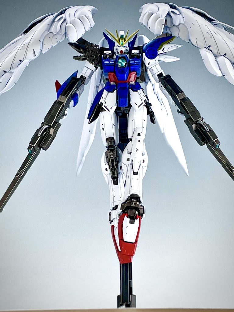 メインの画像を少しアップで。胸部サーチアイのクリアパーツを割る時は流石に緊張しました。ここまでご覧いただきありがとうございました。