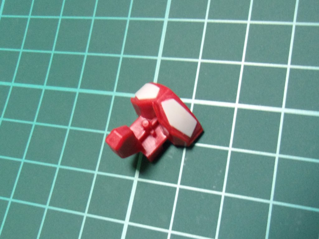 目をシールではなくプラ板にしています。