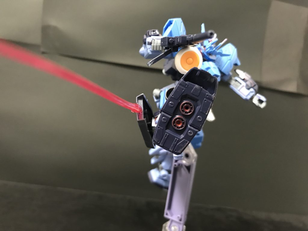 脚部ビームサーベル元々あります