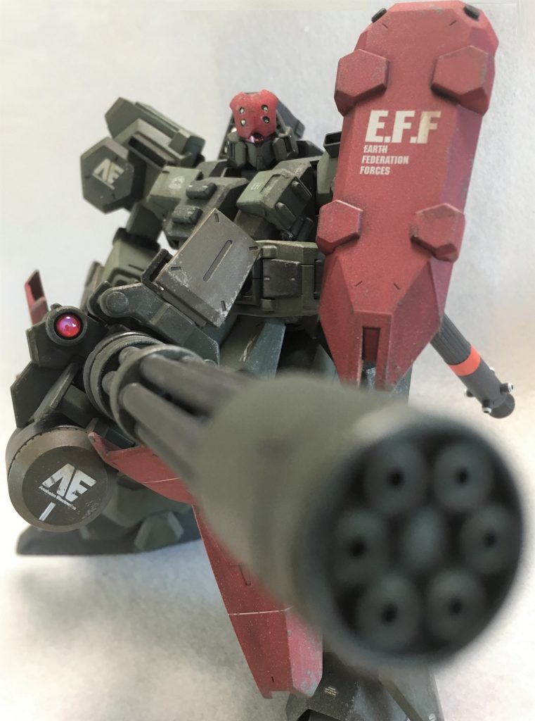 塗装・本体色濃緑色、ダークグリーン、オリーブドラブ、あずき色、ジャーマングレー、ニュートラルグレー、メタリックブルー・武器色メタリックブラック(クレオスMr.カラースプレー)・他ライトガンメタル(弾倉)、オレンジ(プロペラントタンク)(タミヤスプレー)