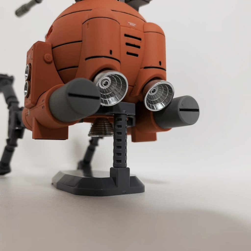 バーニアノズルもシルバー塗装しております。