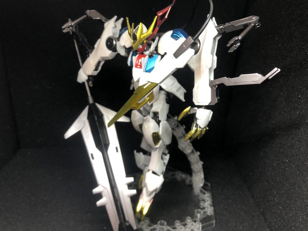 元々異形感のあるバルバトスですが、サブアーム展開により更に異形感が増してカッコいいです…まだまだ拙いですが自分の中では過去1の仕上がりになって満足！