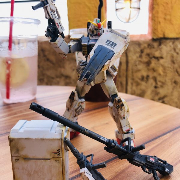 旅行ついでにプラモ屋探索→ホテルでガンプラ作成！