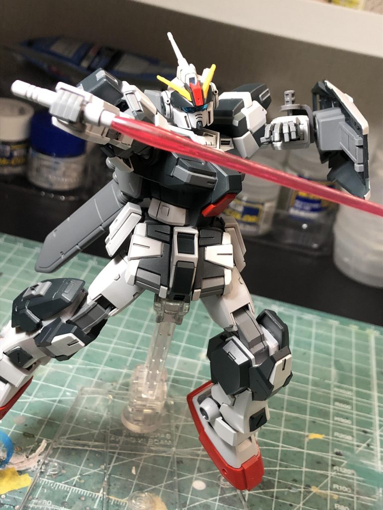 漫画だとほとんどビームサーベルで戦ってましたね^ ^