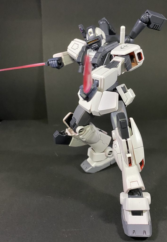 ビームダガーはプレバンのHGピクシーから腰アーマーごと拝借しました。