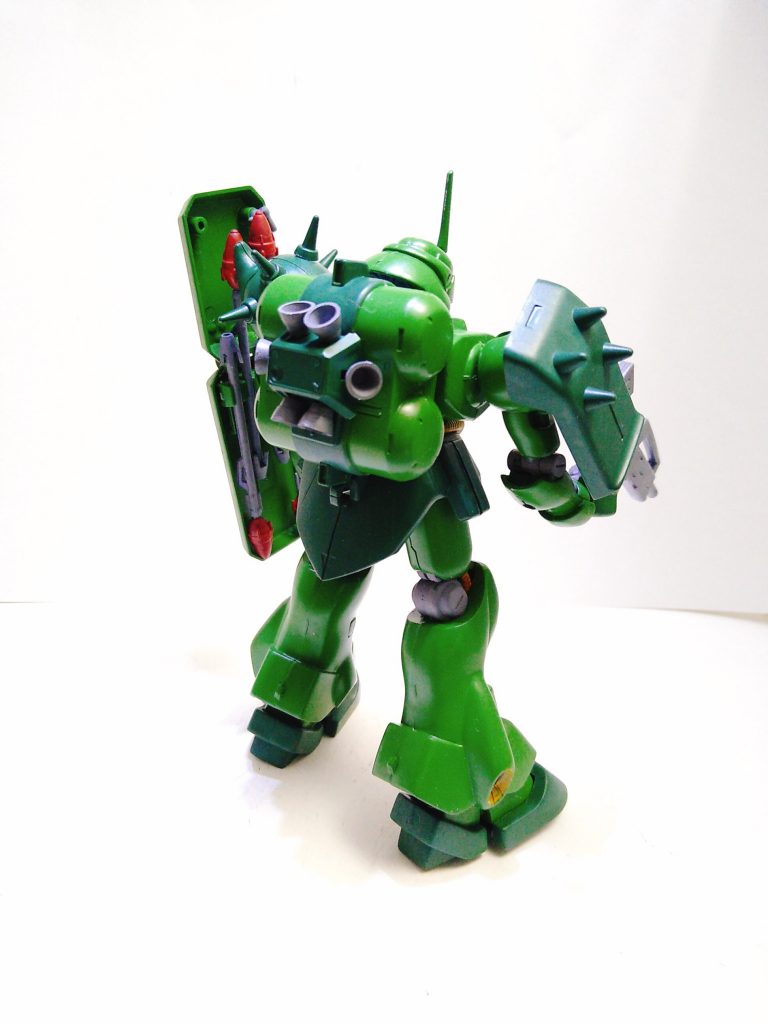 シンプルなデザインだけど、それに相反した背中の情報量がいいよね……いい。