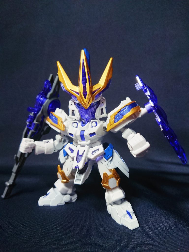 曹操の従兄で、幼少時から行動を共にする。数多くの修羅場を共に潜り抜けた経験から、曹操からは血のつながり以上の信頼を買っている。弟の夏侯淵に比べ、気性の荒い一面を持つ。