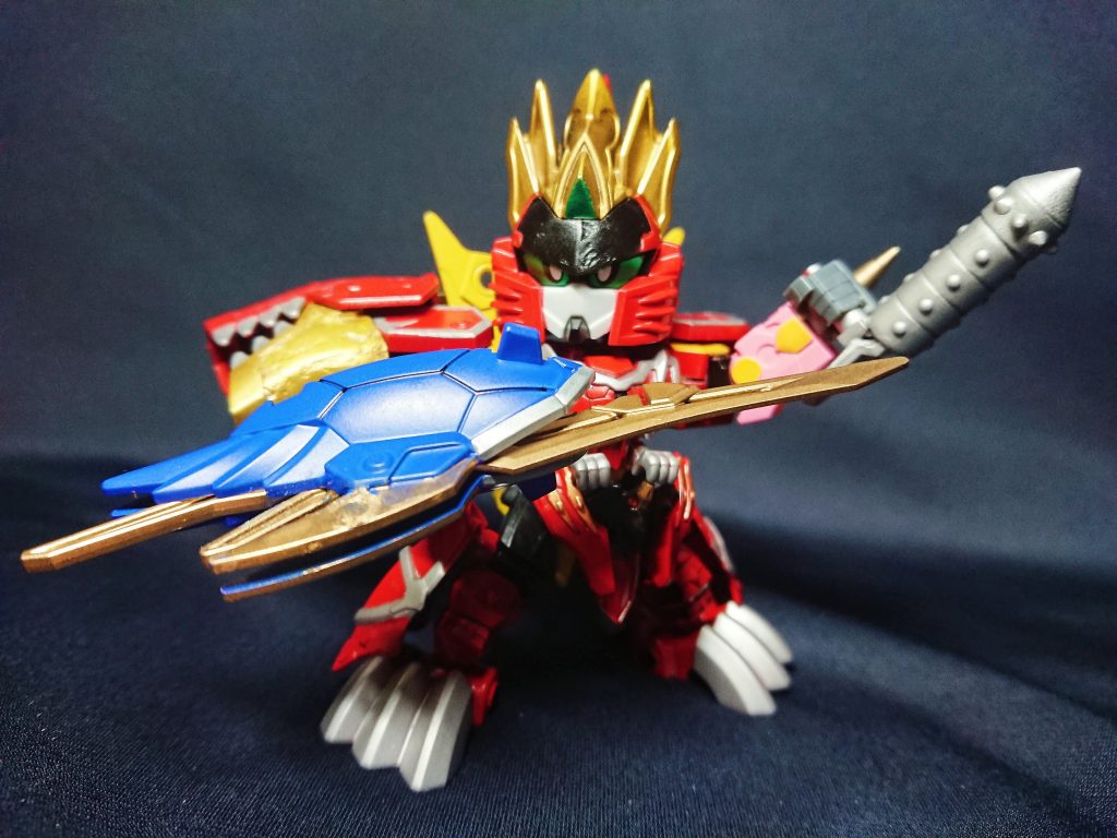 ガンドランドの竜騎士の1人で他にも何人かいるようです。武器となる五連獣電剣は呂布トールギスのシールドが役に立ちました。ドリケラのドリル部分はトンファーにしました。