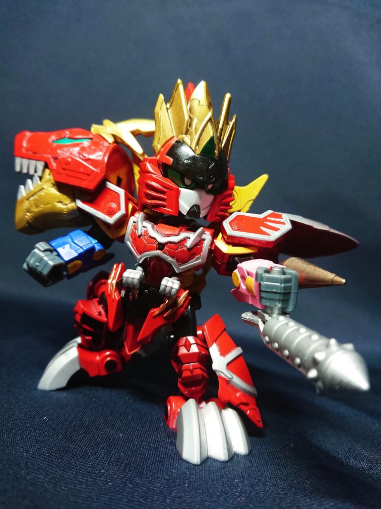 牙吠頑駄無に続く戦隊ロボから2体目は電の竜騎士、電竜頑駄無です。キョウリュウジャーからキョウリュウジンをモチーフにした騎士ガンダムですが、天宮に渡ってきた設定のため頑駄無の名前としました。