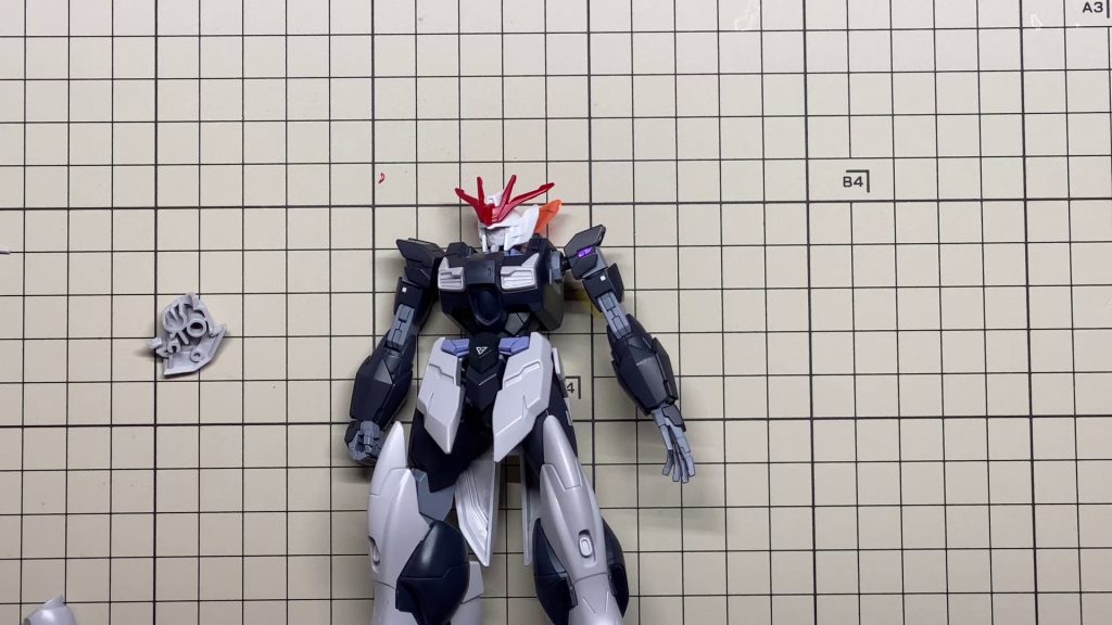 頭部はウイングゼロ炎の頭にフェイクニューの顔を埋め込みました