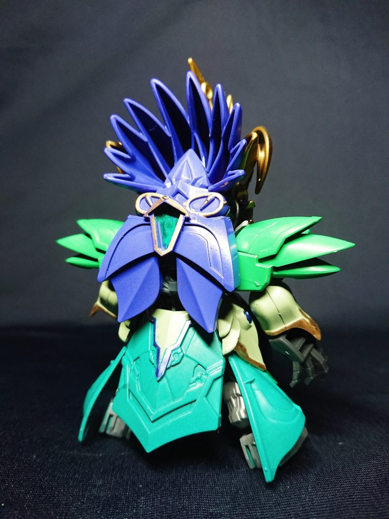 後ろ側ももっさりロン毛ということもあり、特に首の可動は壊滅的です。まぁ動きのあるキャラクターではないのでw