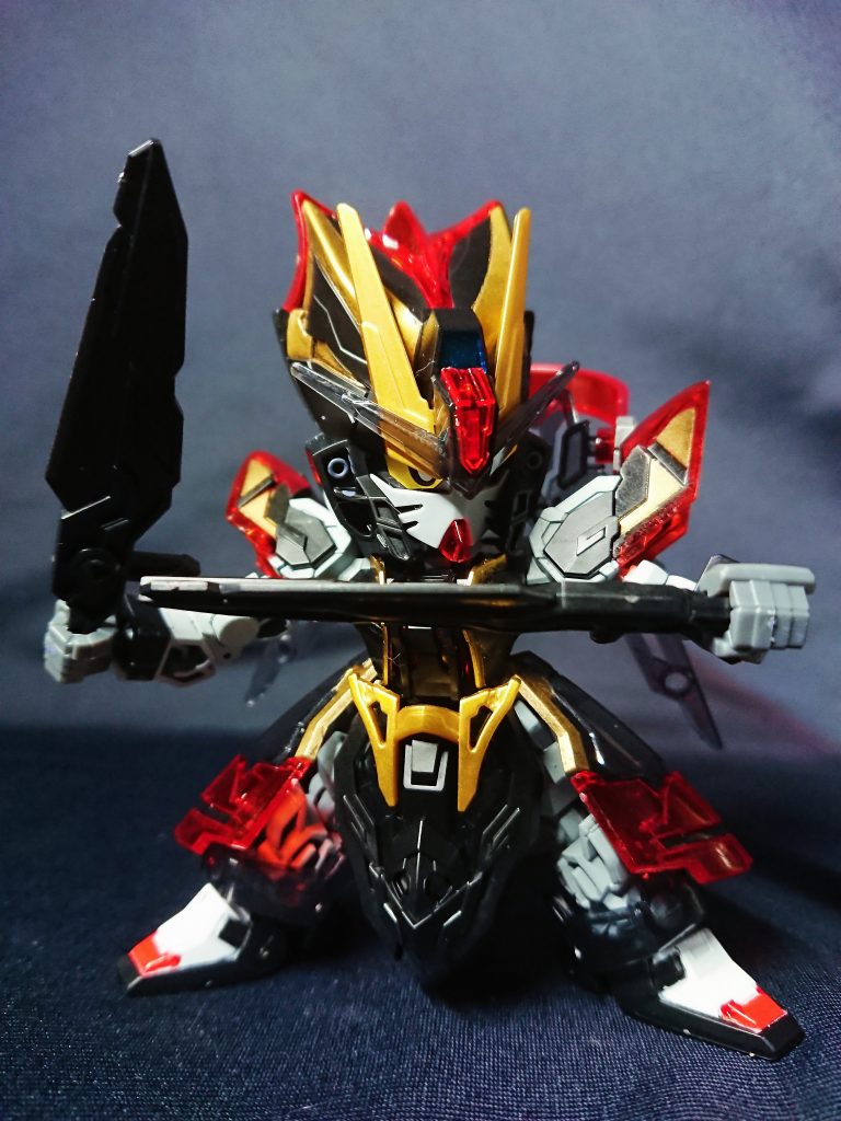 夏侯惇、夏侯淵に続くSDGWのCSフレーム仕様です。頭部が高く、肩パーツも横に伸びたキャラクターなので、フレーム等での頭身アップが似合います。