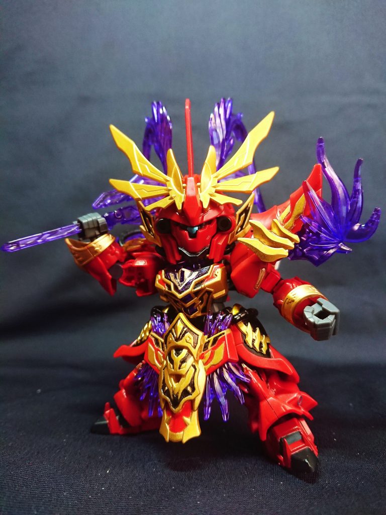 強者との戦いを唯一の生きがいとする戦闘狂。正義や政治、平和には微塵の興味もない。