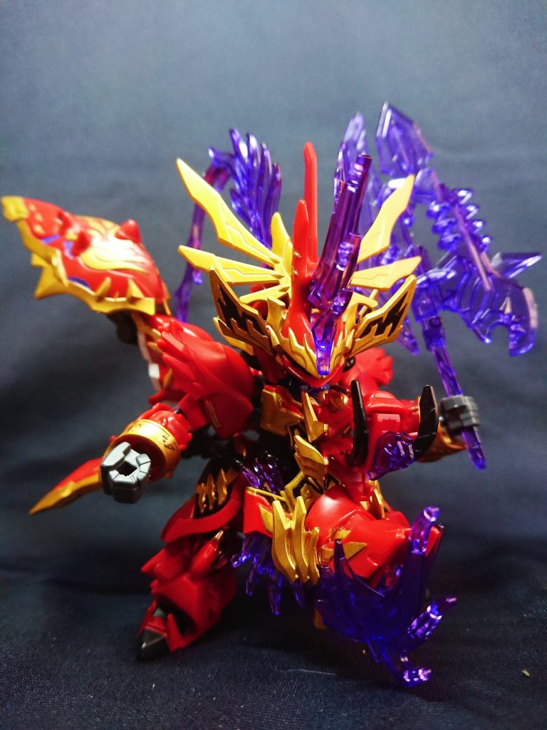 貂蝉のパーツと合体したナイチンゲール形態も、可動のおかげで置物感は軽減されます。それでも干渉はさらに上がるのでブンドドしづらいです。