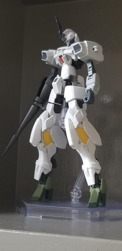 塗装前の姿。この時点では武器腕を用いて戦う設定だった。