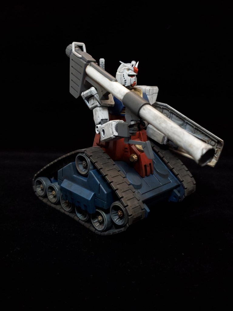 バズーカはアニメ風に塗り分けています